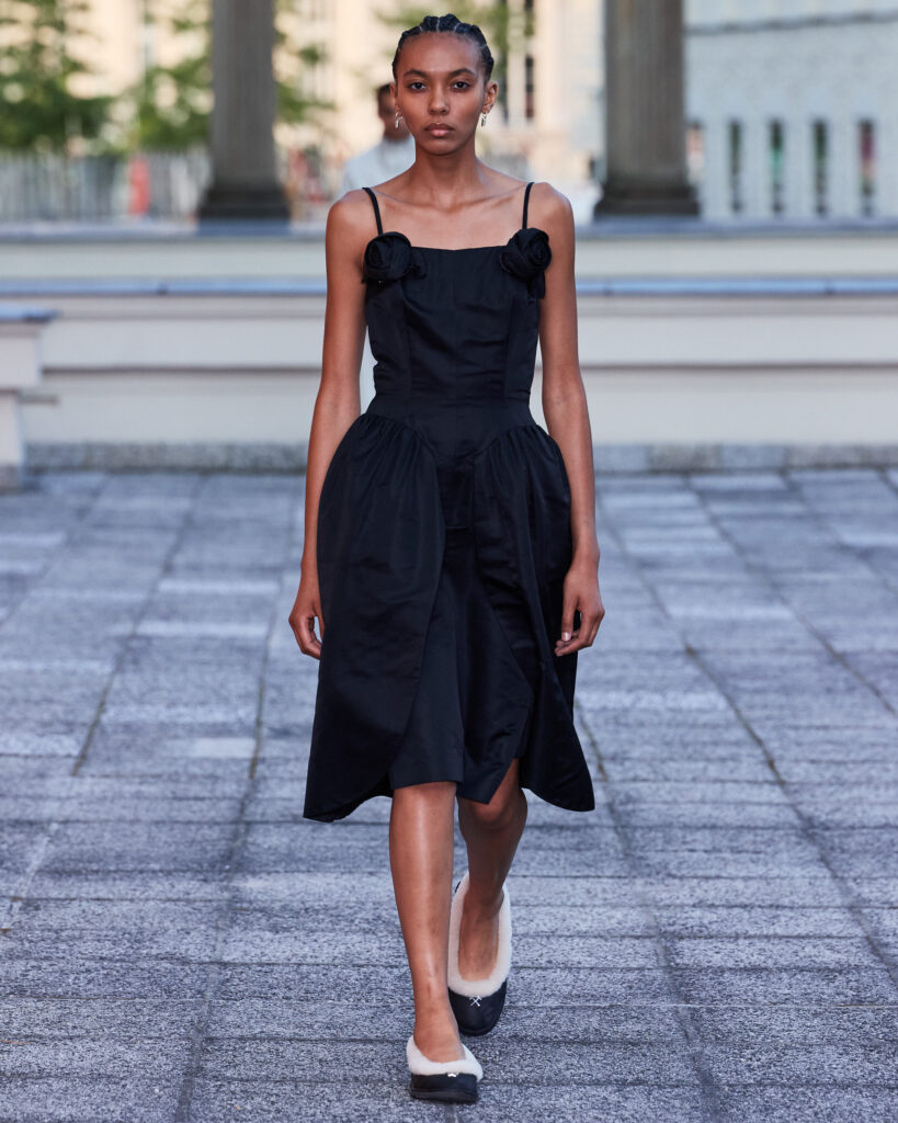 GmbH ressuscite l'histoire effacée de la mode berlinoise 45 GmbH SS27 Runway80 by FinneganKoichiGodenschweger for BFW 4x5 1