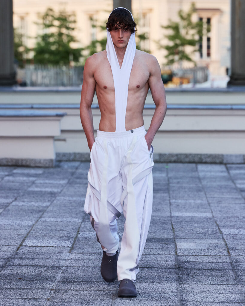 GmbH ressuscite l'histoire effacée de la mode berlinoise 48 GmbH SS27 Runway91 by FinneganKoichiGodenschweger for BFW 4x5