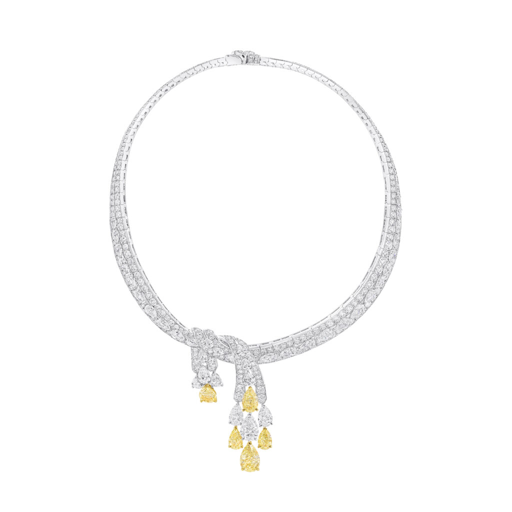 Le diamant jaune comme architecture 44 Graff High Jewellery Yellow Pear Shape White Pear Shape and Round Diamond Knot Necklace Diamonds 62 cts GN14583