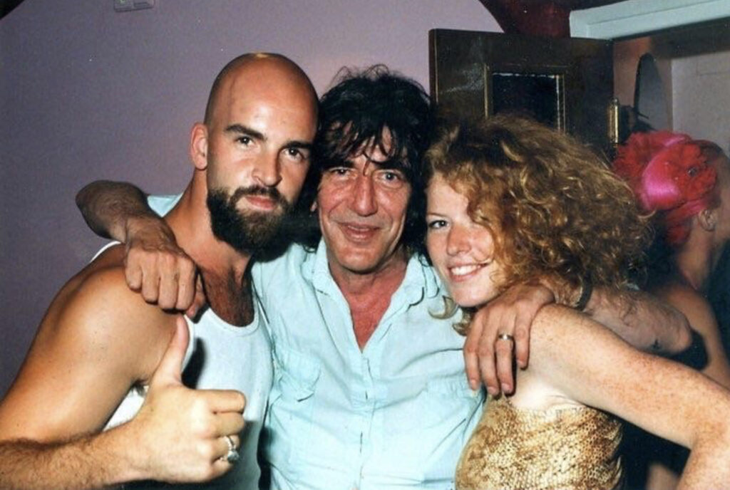 À Ibiza, l'ancien bordel qui a réécrit la grammaire de la fête 59 Howard Marks w MC Pink Pussy by Philip Silcock