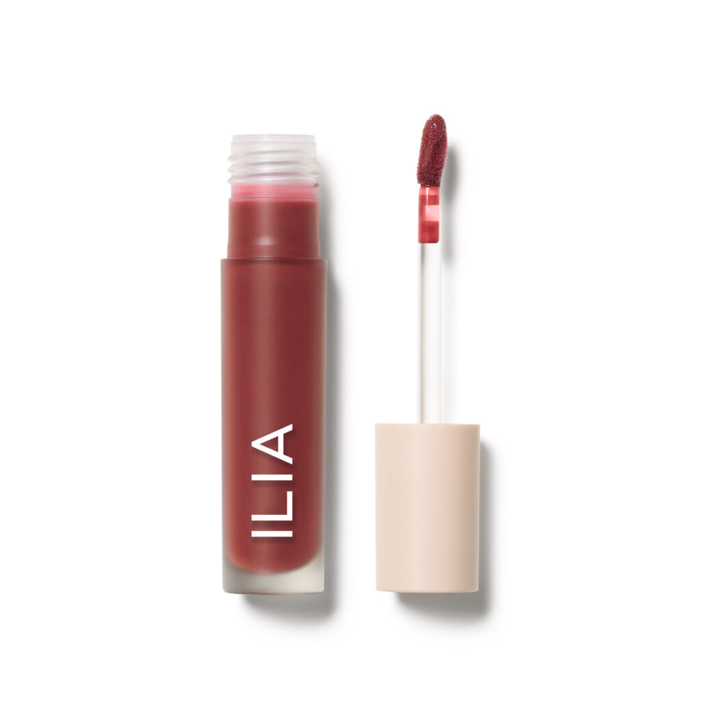 Chez ILIA, le gloss emprunte sa finition à la céramique 29 ILIA OVERGLAZE LIPGLOSS OPEN GALLERY