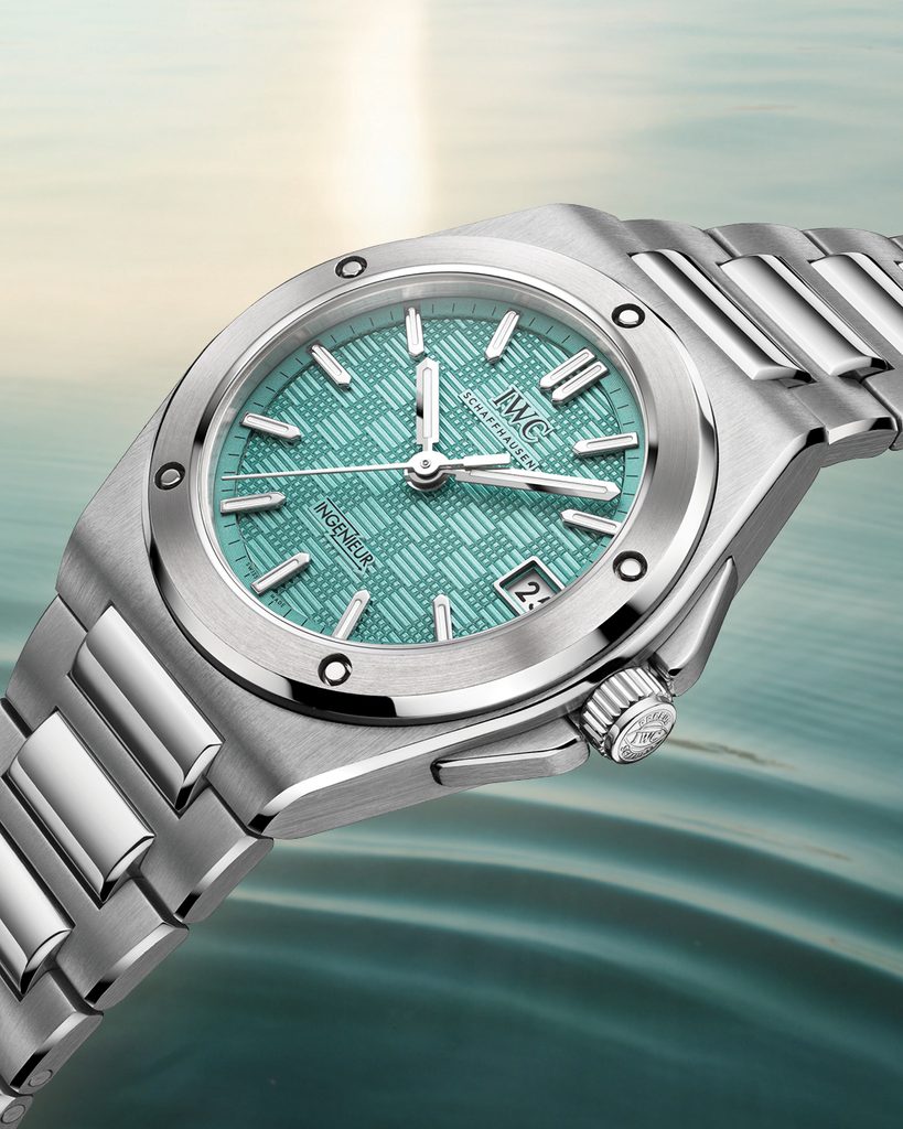 IWC et la couleur Pool : quand l'horlogerie d'ingénieur se met à rêver de piscine 28 IWC Ingenieur Auto 35 IW324902 1