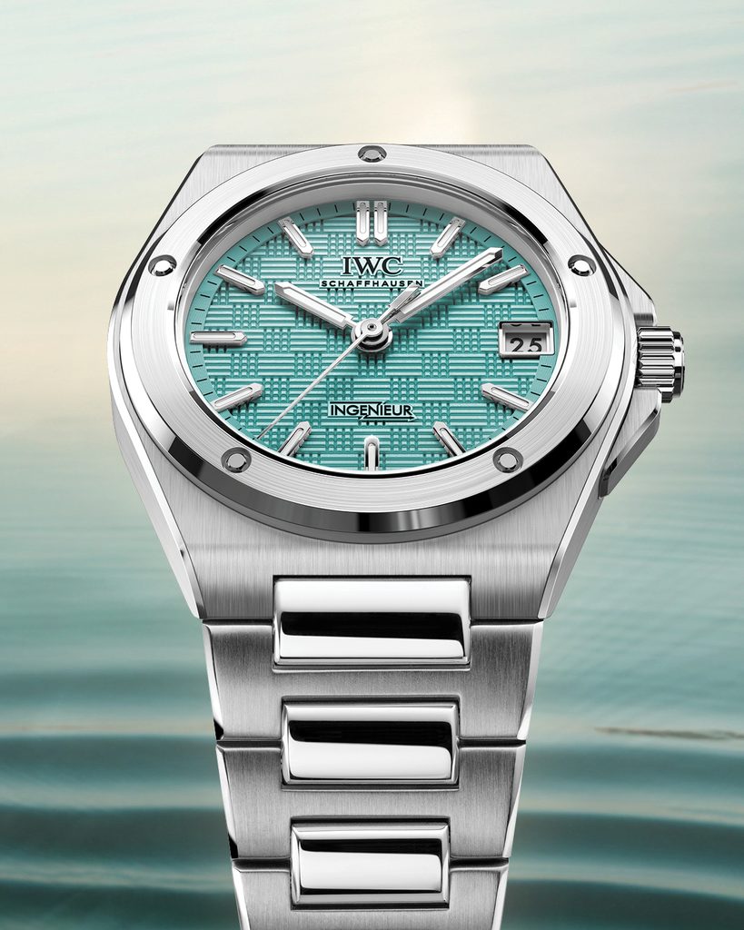 IWC et la couleur Pool : quand l'horlogerie d'ingénieur se met à rêver de piscine 29 IWC Ingenieur Auto 35 IW324902 2