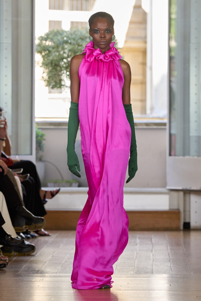 Imane Ayissi, Ozouandam Ollat : la couture comme adieu à sa mère 31 Imane Ayissi HC F26 007