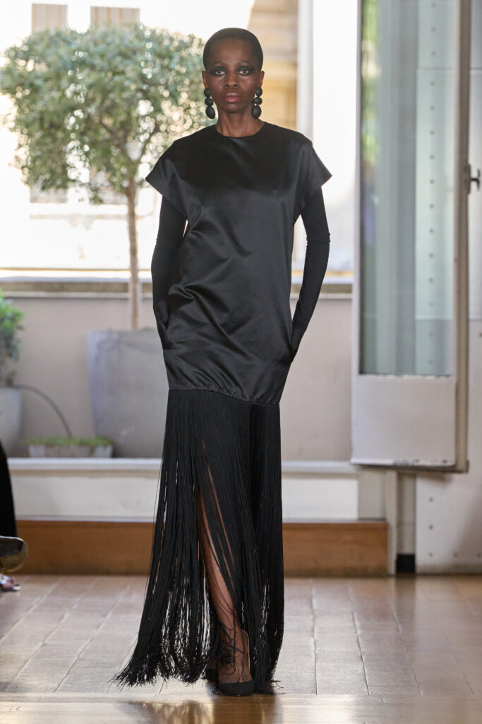 Imane Ayissi, Ozouandam Ollat : la couture comme adieu à sa mère 33 Imane Ayissi HC F26 009