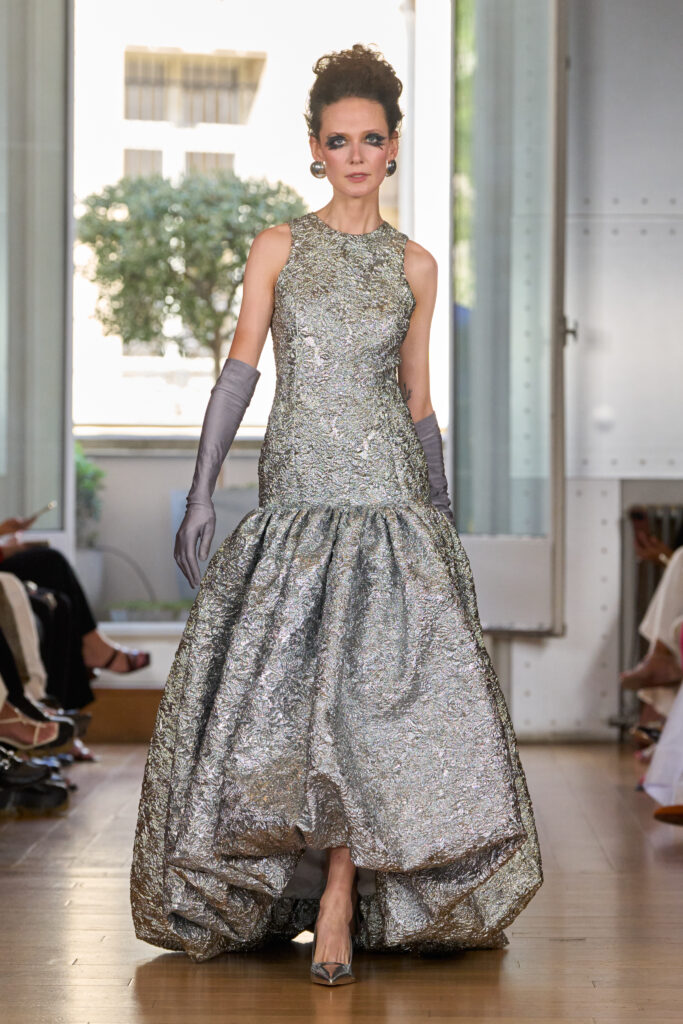Imane Ayissi, Ozouandam Ollat : la couture comme adieu à sa mère 46 Imane Ayissi HC F26 022