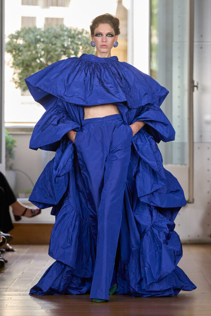 Imane Ayissi, Ozouandam Ollat : la couture comme adieu à sa mère 48 Imane Ayissi HC F26 024