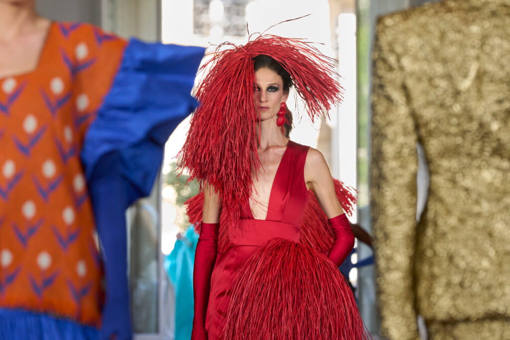Imane Ayissi, Ozouandam Ollat : la couture comme adieu à sa mère 62 Imane Ayissi HC F26 038