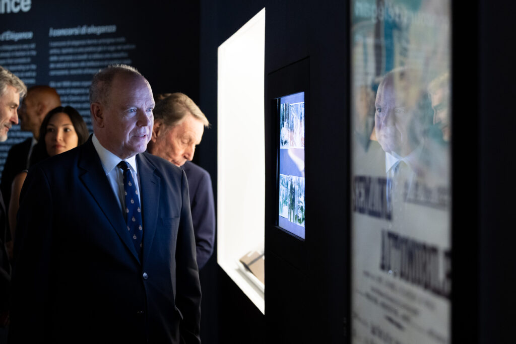 Monaco et l'automobile : cent trente ans d'une histoire d'amour au Grimaldi Forum 32 Inauguration S.A.S le Prince Albert II C Grimaldi Forum Monaco Olivier Huitel 2