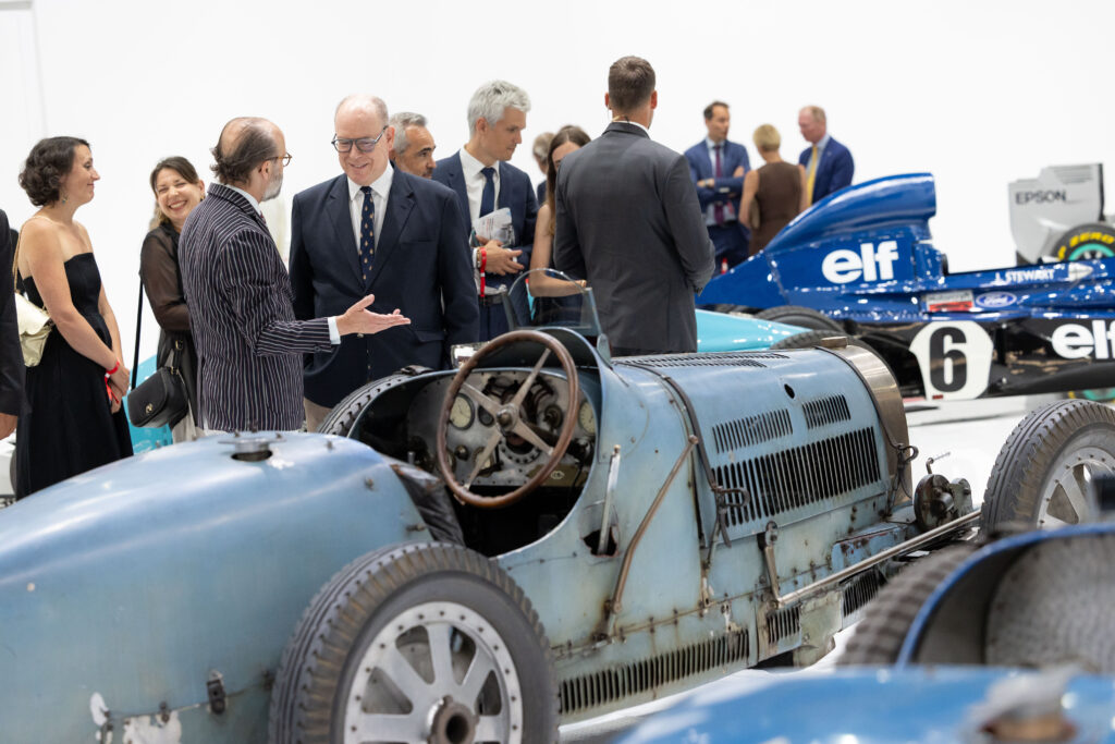 Monaco et l'automobile : cent trente ans d'une histoire d'amour au Grimaldi Forum 33 Inauguration S.A.S. le Prince Albert II et Rodolphe Rapetti C Grimaldi Forum Monaco Olivier Huitel 1