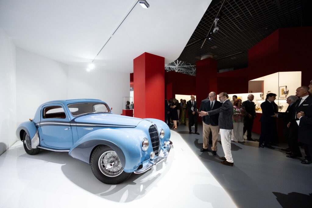 Monaco et l'automobile : cent trente ans d'une histoire d'amour au Grimaldi Forum 35 Inauguration S.A.S. le Prince Albert II et Rodolphe Rapetti C Grimaldi Forum Monaco Olivier Huitel 7