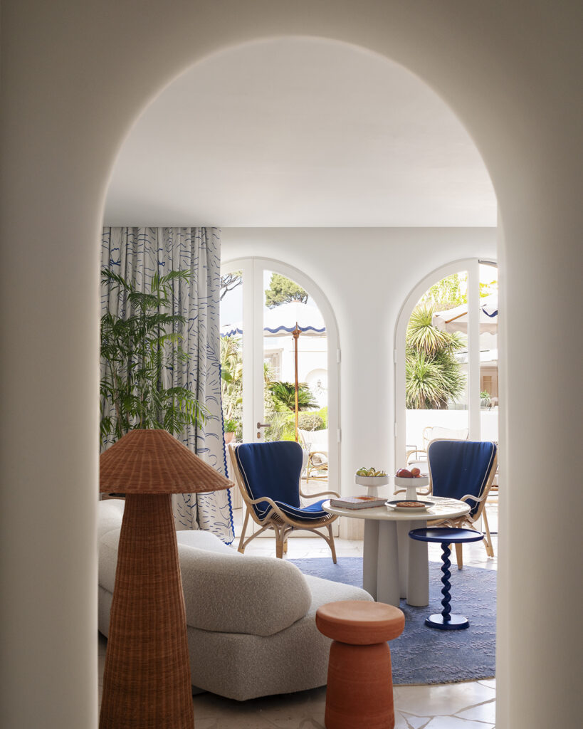 In Anacapri, a luxury hotel that collects more than it hosts 45 JCP Suite Terrace Pool Side 01 living room 6580