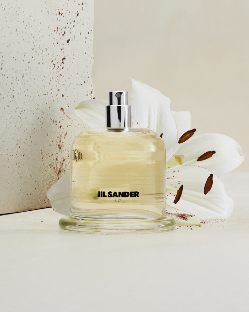 Jil Sander, ou le parfum réduit à l'essentiel 27 JSA OS1 Lily EDP 26 KV no logo 4x5