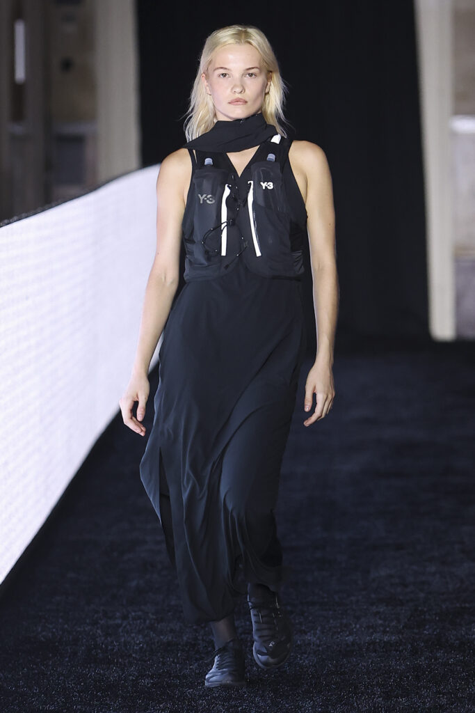Y-3 SS27 : le beau jeu selon Yohji Yamamoto 75 LOOK 13 3