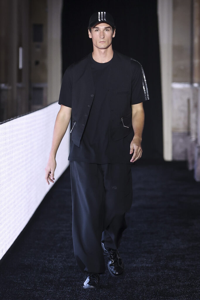 Y-3 SS27 : le beau jeu selon Yohji Yamamoto 70 LOOK 14 3