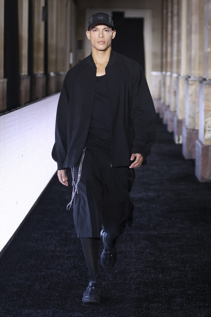 Y-3 SS27 : le beau jeu selon Yohji Yamamoto 71 LOOK 16 4