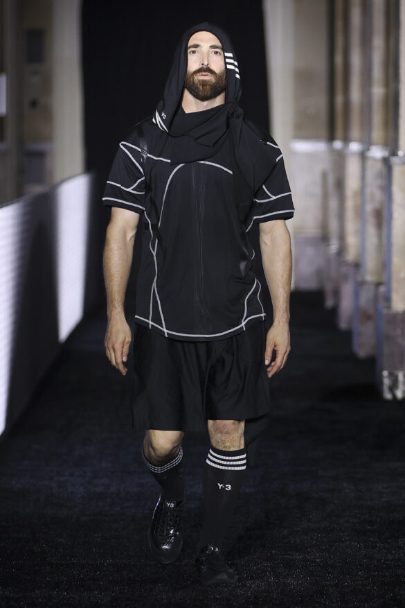 LOOK 19 3