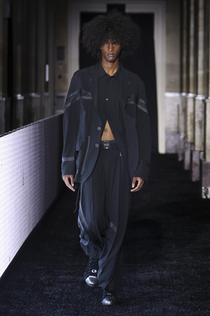 Y-3 SS27 : le beau jeu selon Yohji Yamamoto 51 LOOK 25 3