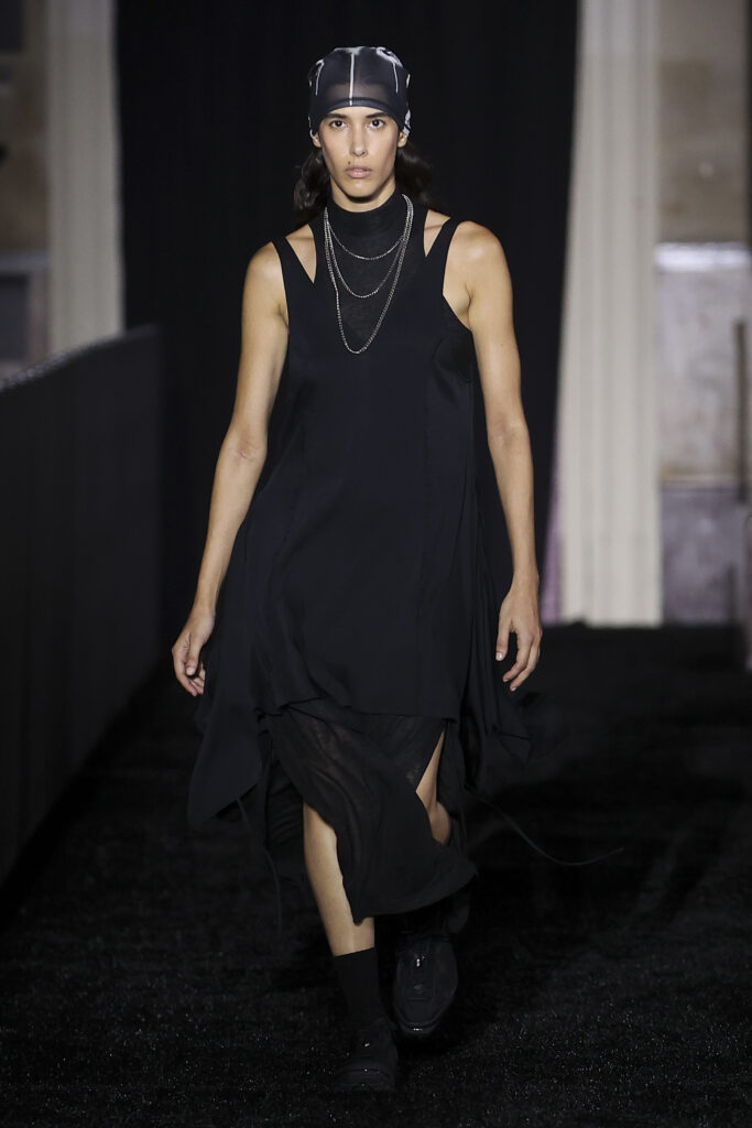 Y-3 SS27 : le beau jeu selon Yohji Yamamoto 40 LOOK 35 3