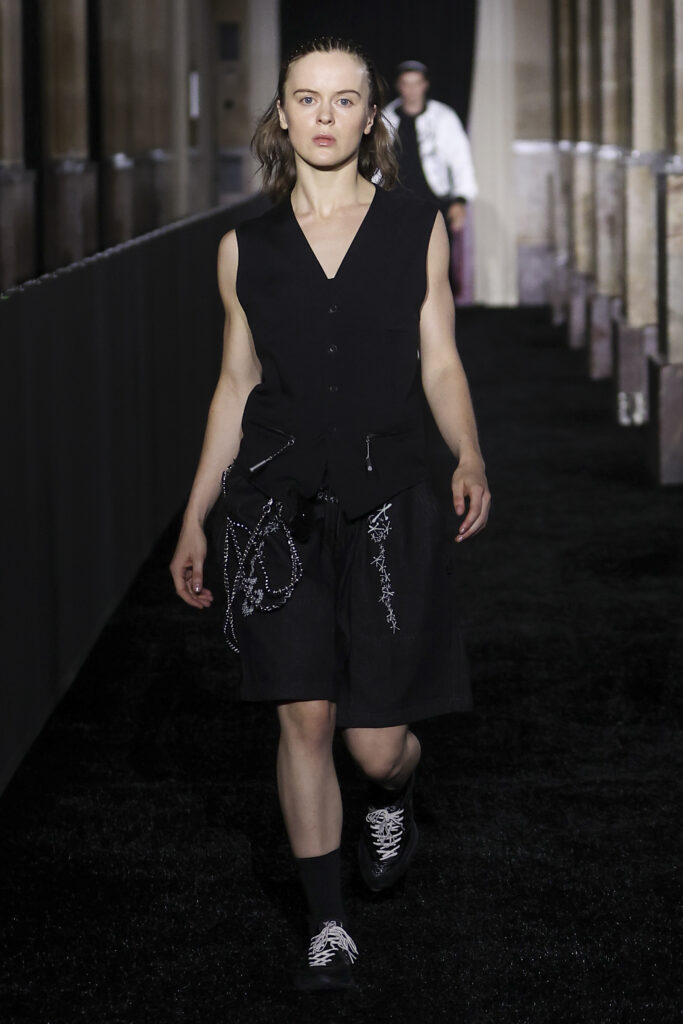 Y-3 SS27 : le beau jeu selon Yohji Yamamoto 58 LOOK 40 1