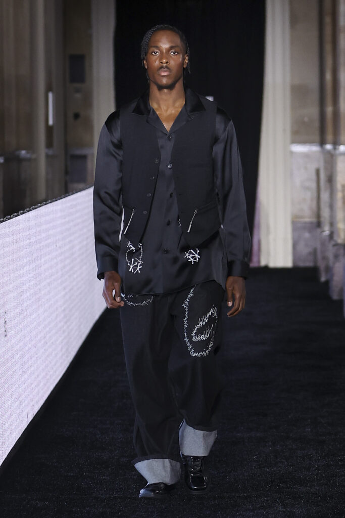 Y-3 SS27 : le beau jeu selon Yohji Yamamoto 61 LOOK 44 1