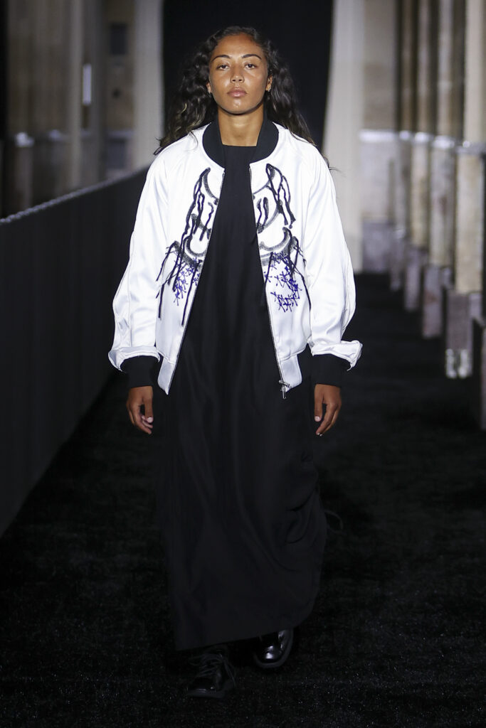Y-3 SS27 : le beau jeu selon Yohji Yamamoto 62 LOOK 46 1