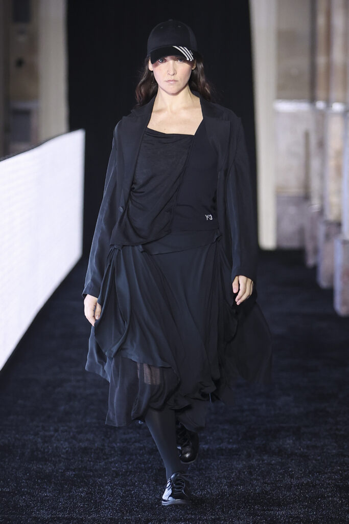 Y-3 SS27 : le beau jeu selon Yohji Yamamoto 72 LOOK 5 3
