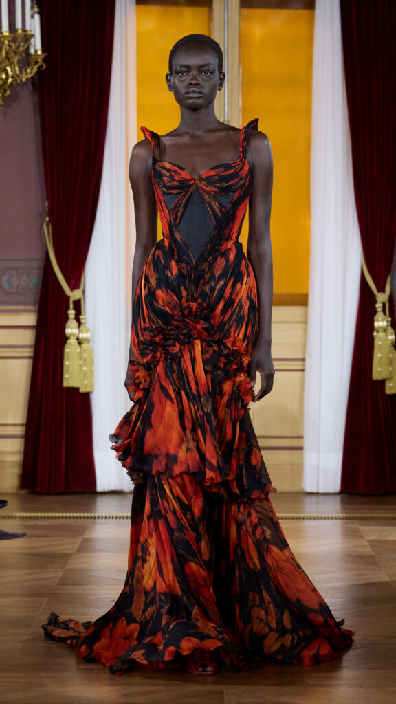 ArdAzAei : le chant du rossignol, transmis en silhouettes 103 LOOK13 916 0712