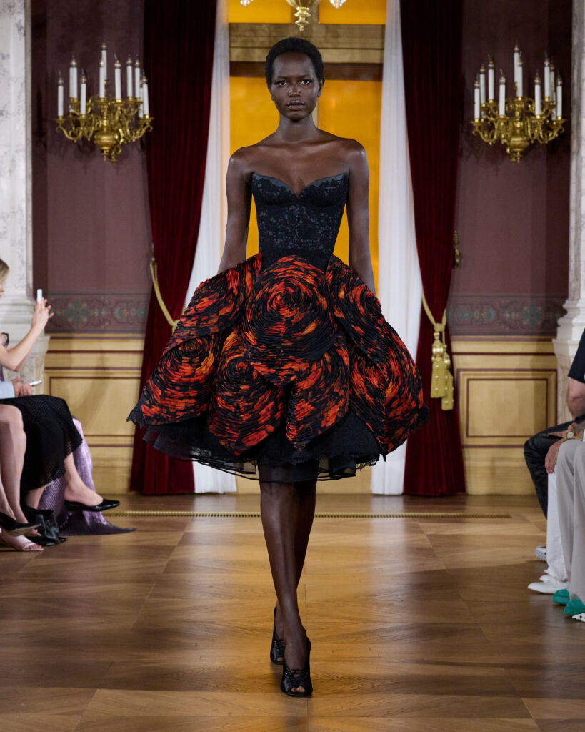 ArdAzAei : le chant du rossignol, transmis en silhouettes 63 LOOK16 45 0775