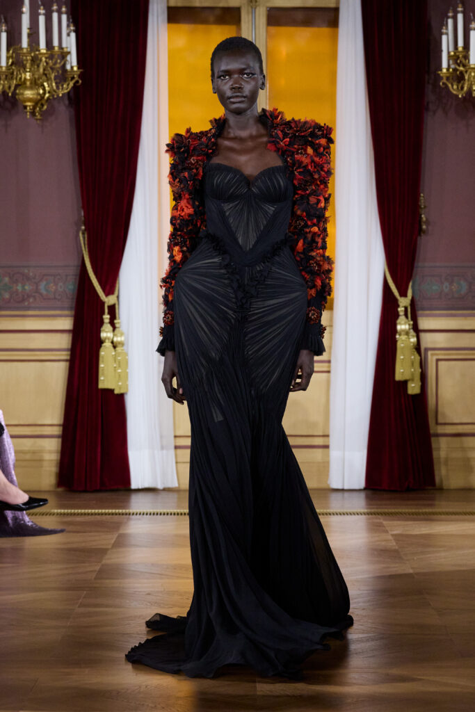 ArdAzAei : le chant du rossignol, transmis en silhouettes 77 LOOK18 23 0813