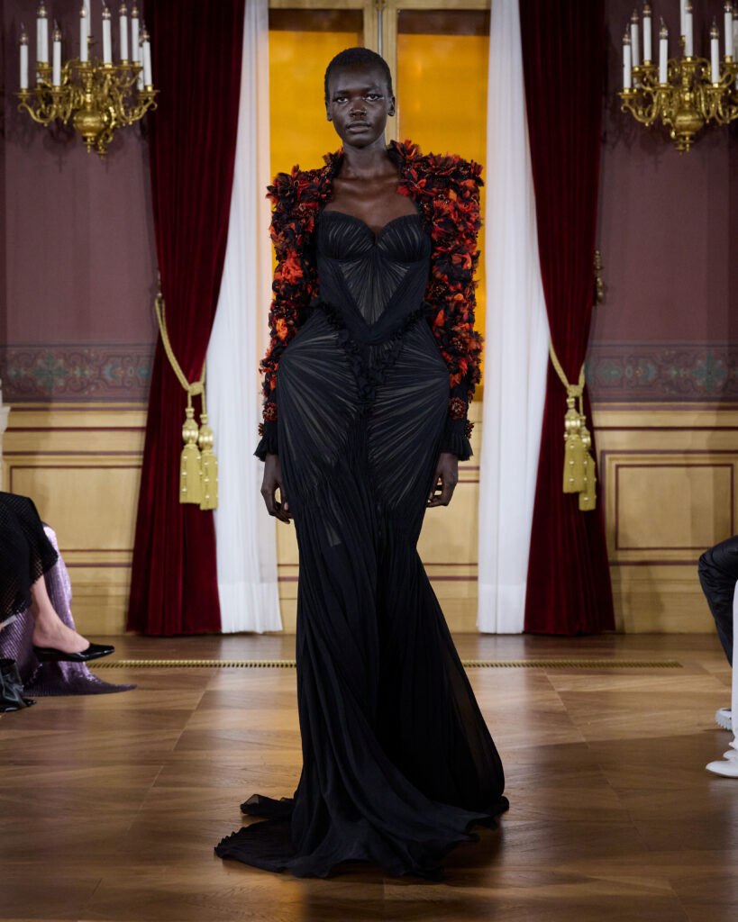 ArdAzAei : le chant du rossignol, transmis en silhouettes 61 LOOK18 45 0813