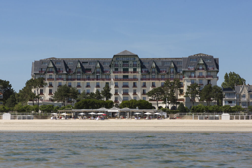 À La Baule, l'Hermitage fête un siècle en misant sur la longévité plutôt que la nostalgie 137 L Hermitage vue panoramique 3