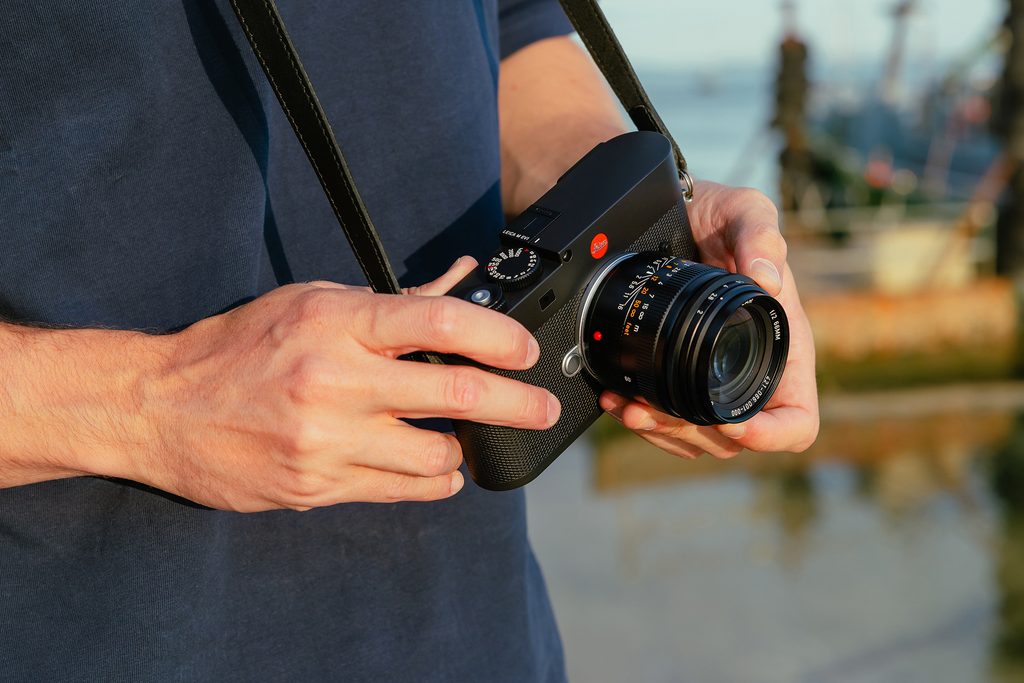 Leica Summicron-M 66mm f/2 : l'objectif espion devient objet de collection 26 Leica Summicron M 66 f2 LoRes Celebrate 002