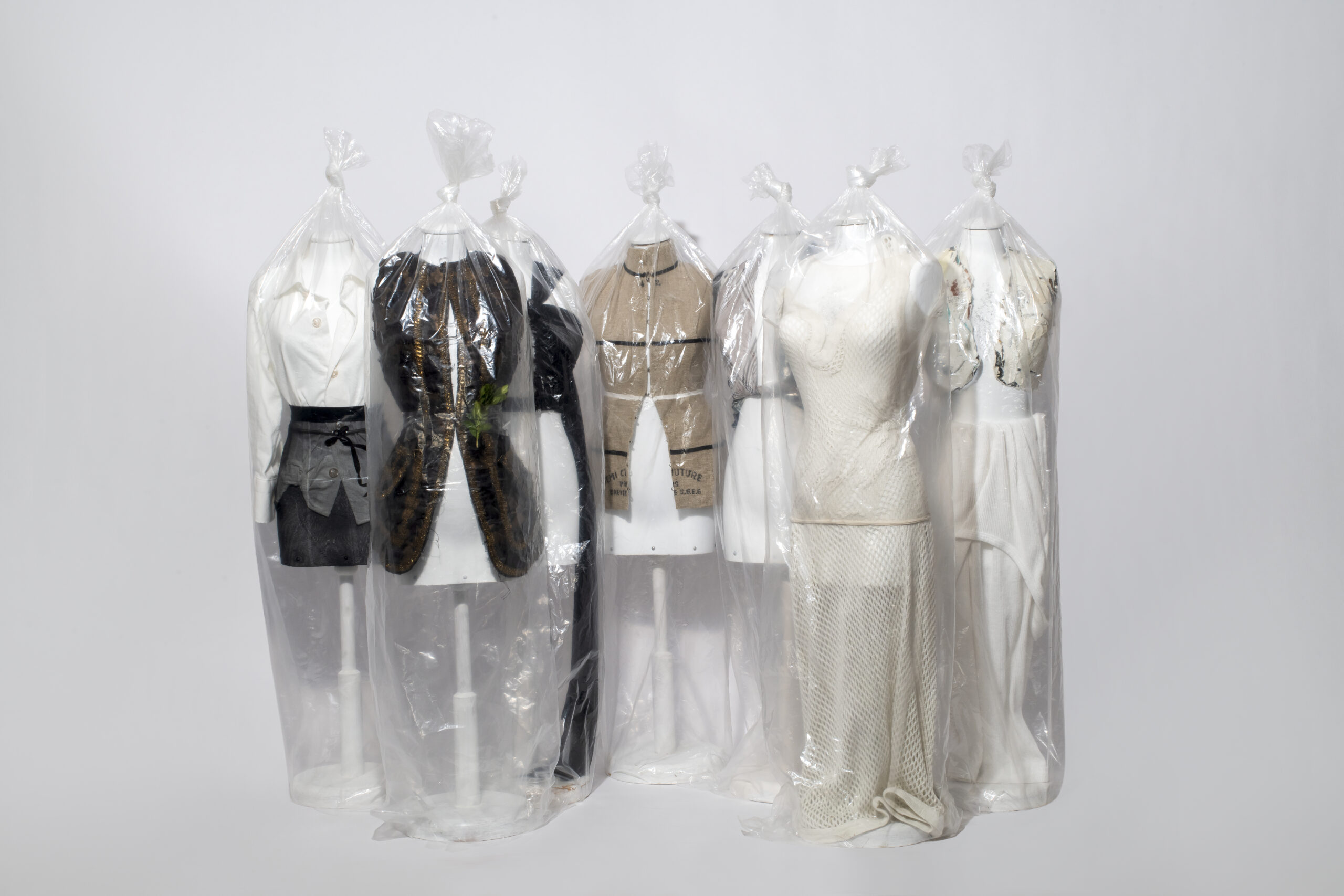 Ce que le marché paie pour l'anonymat de Martin Margiela 32 MINIATURES 2018 2024 ©Marc Chatelard 2 scaled