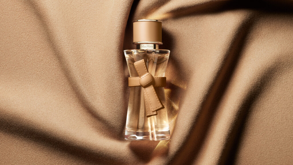 Max Mara habille la peau : la maison signe son premier parfum 28 MM LE PARFUM EDP 2026 Digital E retail EDT Texture sRGB 16x9 300DPI