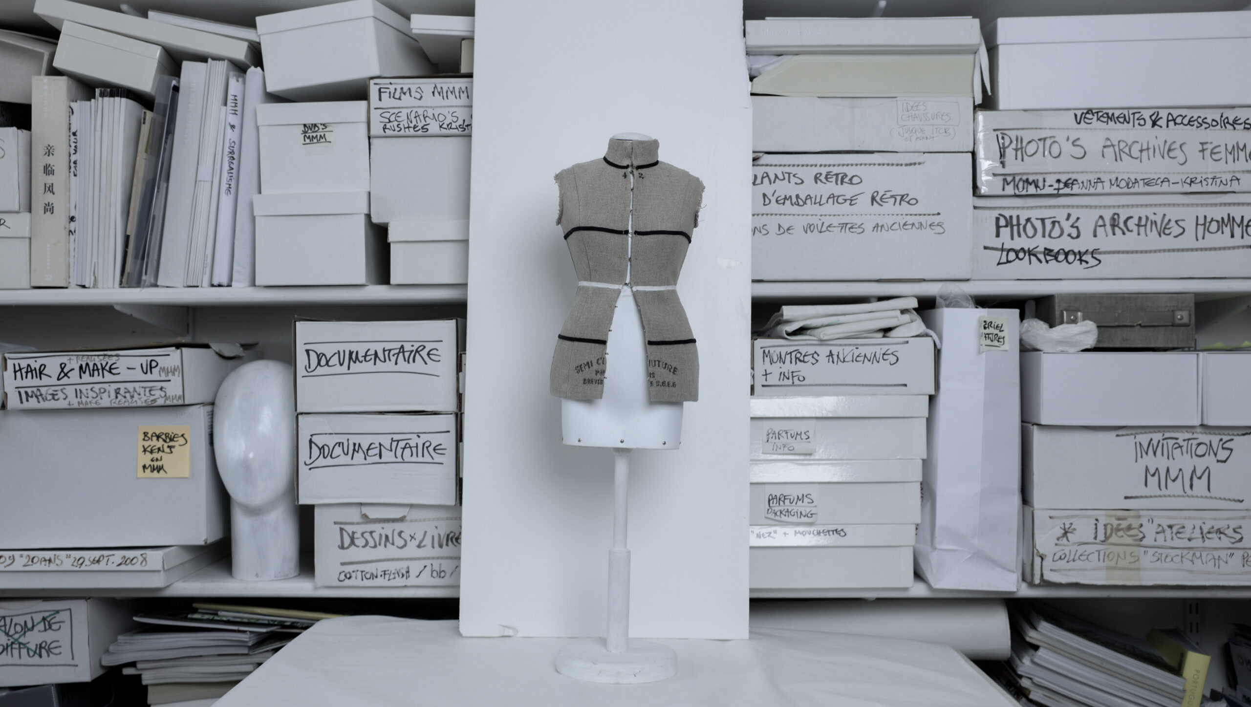 Ce que le marché paie pour l'anonymat de Martin Margiela 84 MM photos 117 ©angelina johansson scaled