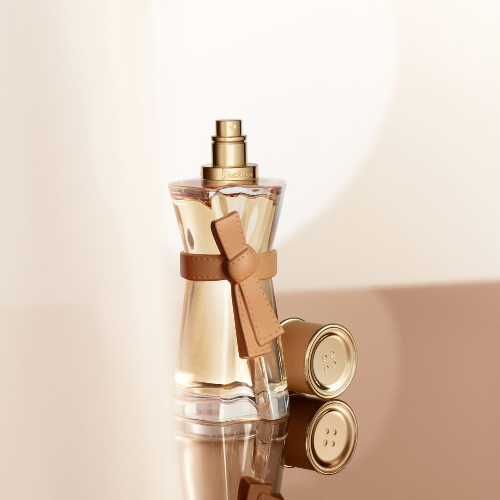 Max Mara habille la peau : la maison signe son premier parfum 210 MM LE PARFUM EDP 2026 STILLLIFE IMAGE2 RGB 1x1 2000x2000 72DPI