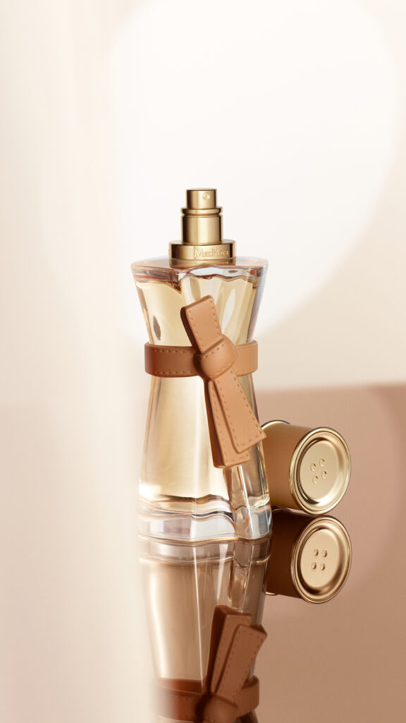 Max Mara habille la peau : la maison signe son premier parfum 212 MM LE PARFUM EDP 2026 STILLLIFE IMAGE2 RGB 9x16 72DPI