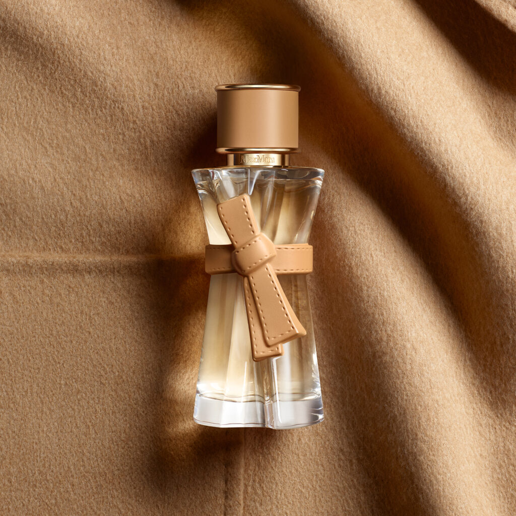 Max Mara habille la peau : la maison signe son premier parfum 214 MM LE PARFUM EDP 2026 STILLLIFE IMAGE4 RGB 1x1 2000x2000 300DPI