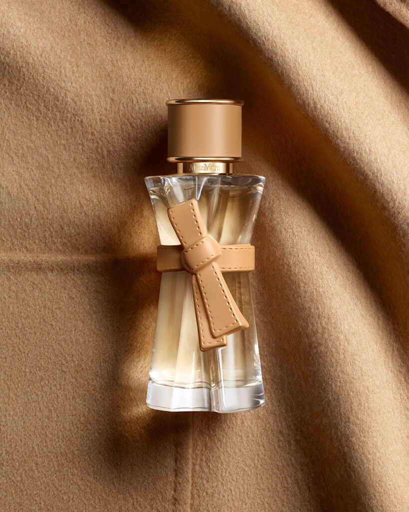 Max Mara habille la peau : la maison signe son premier parfum 213 MM LE PARFUM EDP 2026 STILLLIFE IMAGE4 RGB 4x5 300DPI