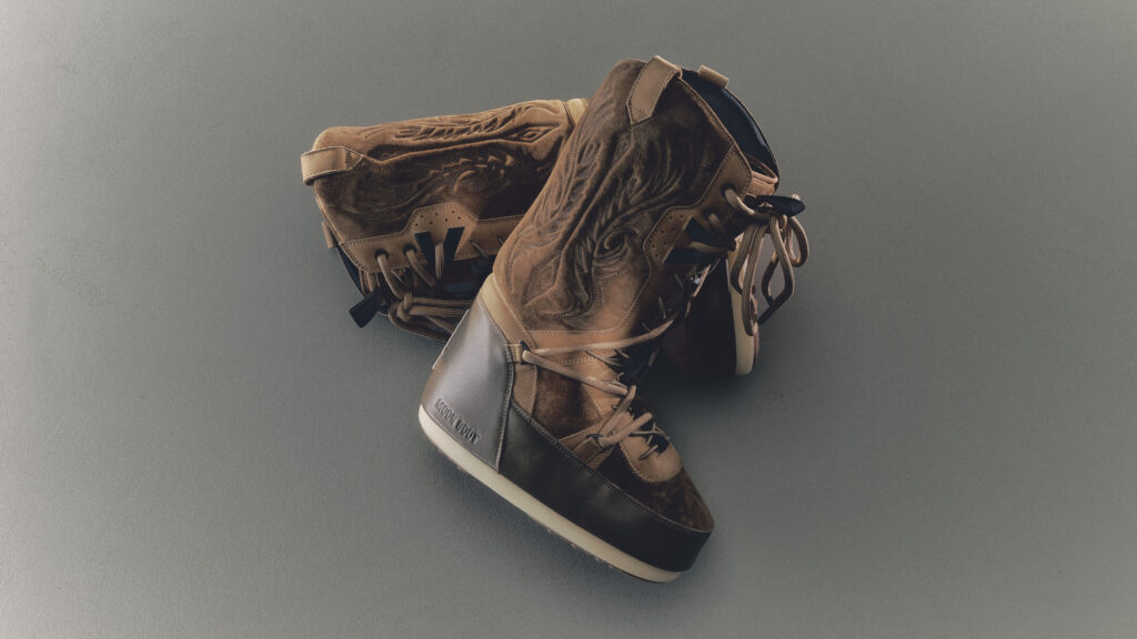 Moncler fait dialoguer la montagne et la ville dans sa collection Footwear Automne-Hiver 2026 51 MONCLER MOON BOOT ICON HIGH RODEO 00000002