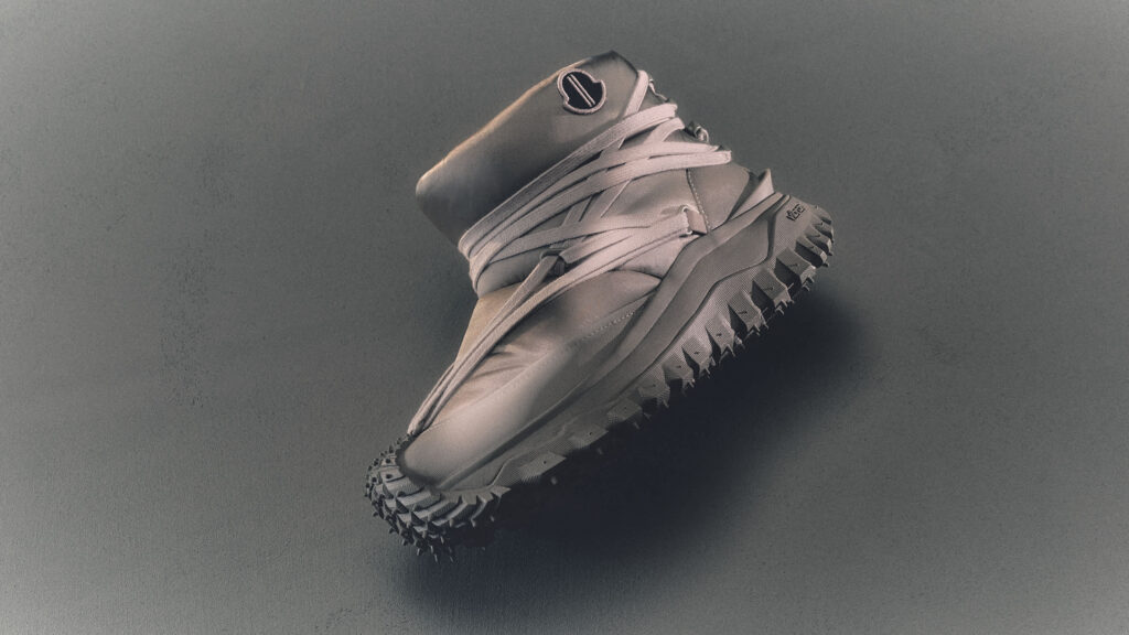 Moncler fait dialoguer la montagne et la ville dans sa collection Footwear Automne-Hiver 2026 36 MONCLER RICK OWENS 00000001