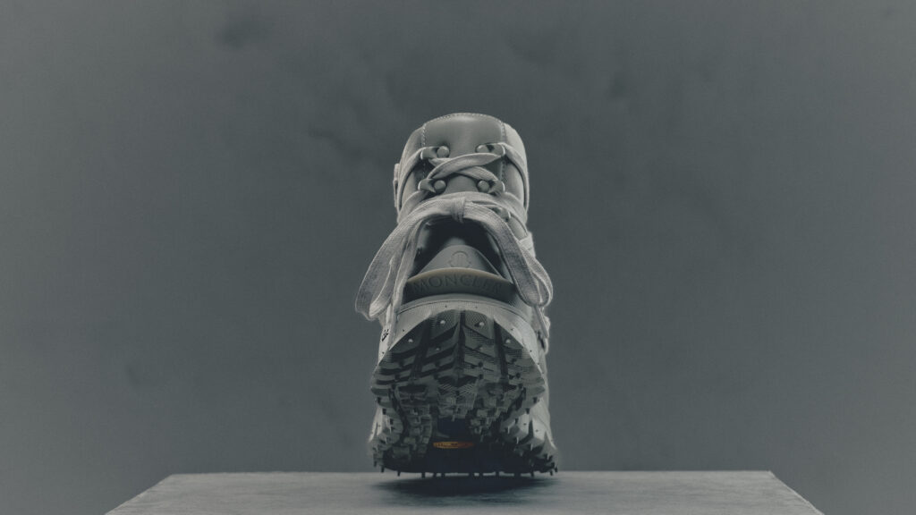 Moncler fait dialoguer la montagne et la ville dans sa collection Footwear Automne-Hiver 2026 37 MONCLER RICK OWENS 00000002