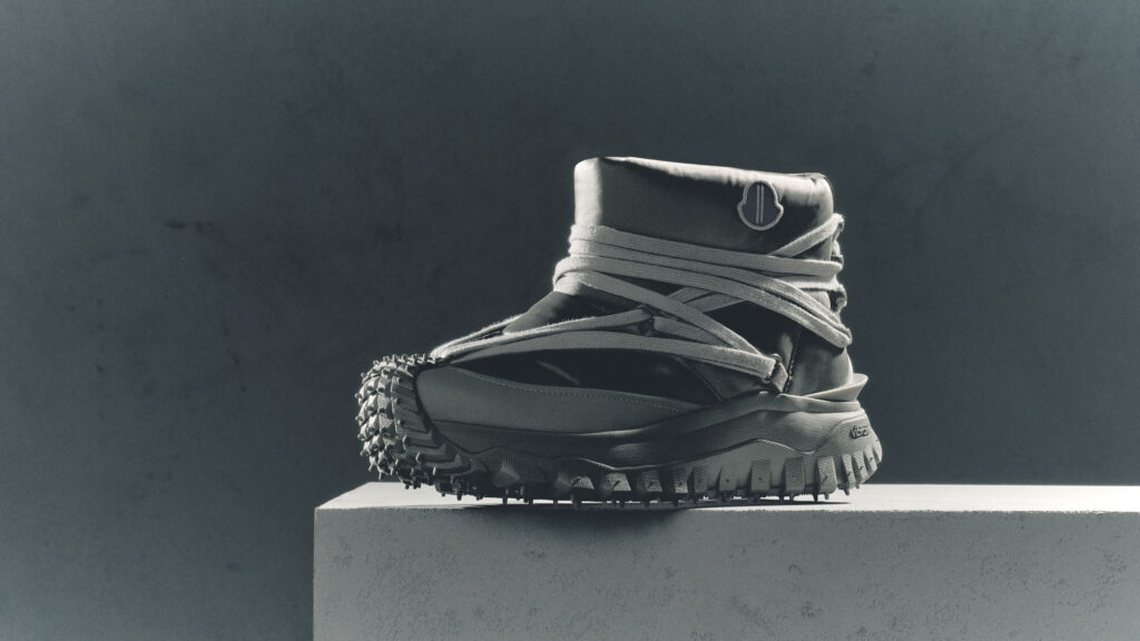 Moncler fait dialoguer la montagne et la ville dans sa collection Footwear Automne-Hiver 2026 44 MONCLER RICK OWENS 00000009