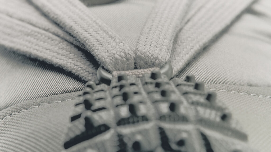 Moncler fait dialoguer la montagne et la ville dans sa collection Footwear Automne-Hiver 2026 49 MONCLER RICK OWENS 00000014