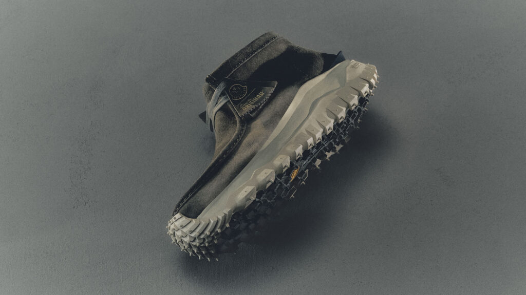 Moncler fait dialoguer la montagne et la ville dans sa collection Footwear Automne-Hiver 2026 26 MONCLER TRAILGRIP WALLABEE GTX MENS ONLY 00000002