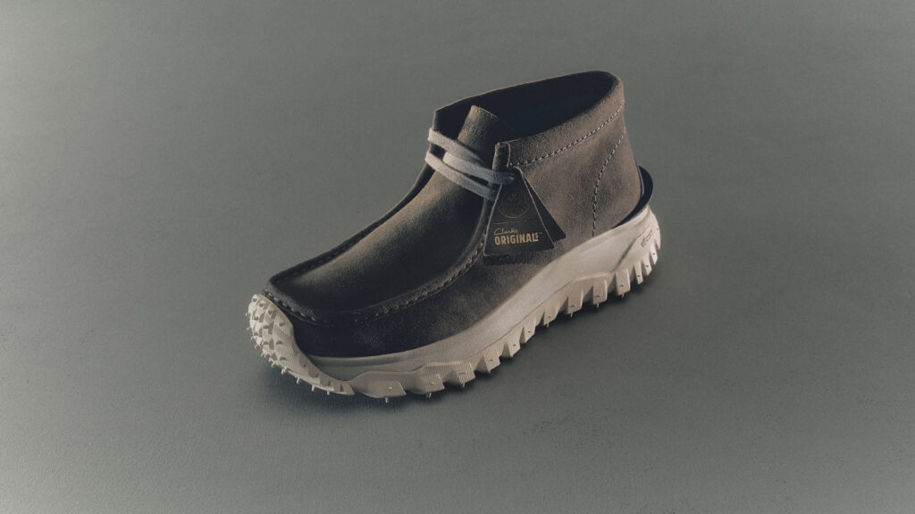 Moncler fait dialoguer la montagne et la ville dans sa collection Footwear Automne-Hiver 2026 27 MONCLER TRAILGRIP WALLABEE GTX MENS ONLY 00000003