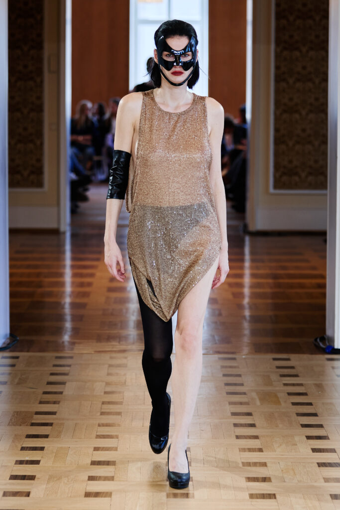 Martin Quad, ou la mode qui se regarde disparaître 49 MartinQuad SS27 Runway25 by Finnegan Koichi Godenschweger for BFW 2x3