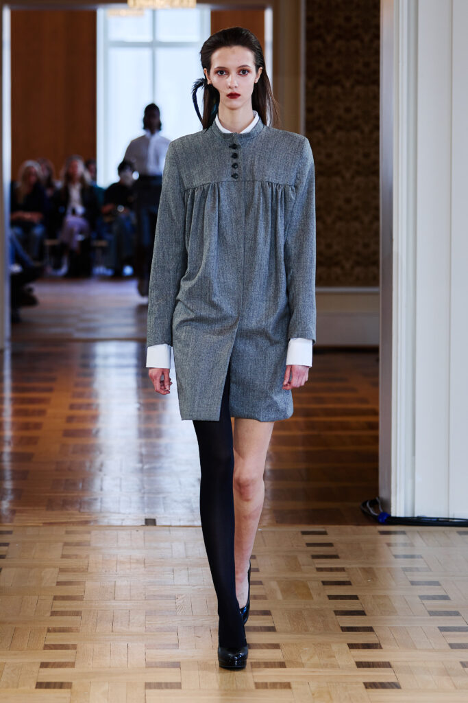 Martin Quad, ou la mode qui se regarde disparaître 29 MartinQuad SS27 Runway5 by Finnegan Koichi Godenschweger for BFW 2x3