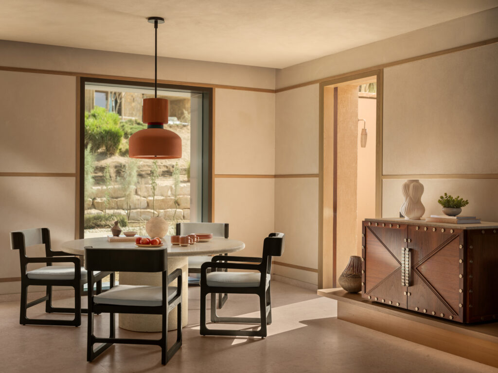 AMAALA veut réinventer le voyage bien-être. À quelle échelle peut-on encore appeler cela un sanctuaire ? 60 One Bedroom Pool Villa Dining Area